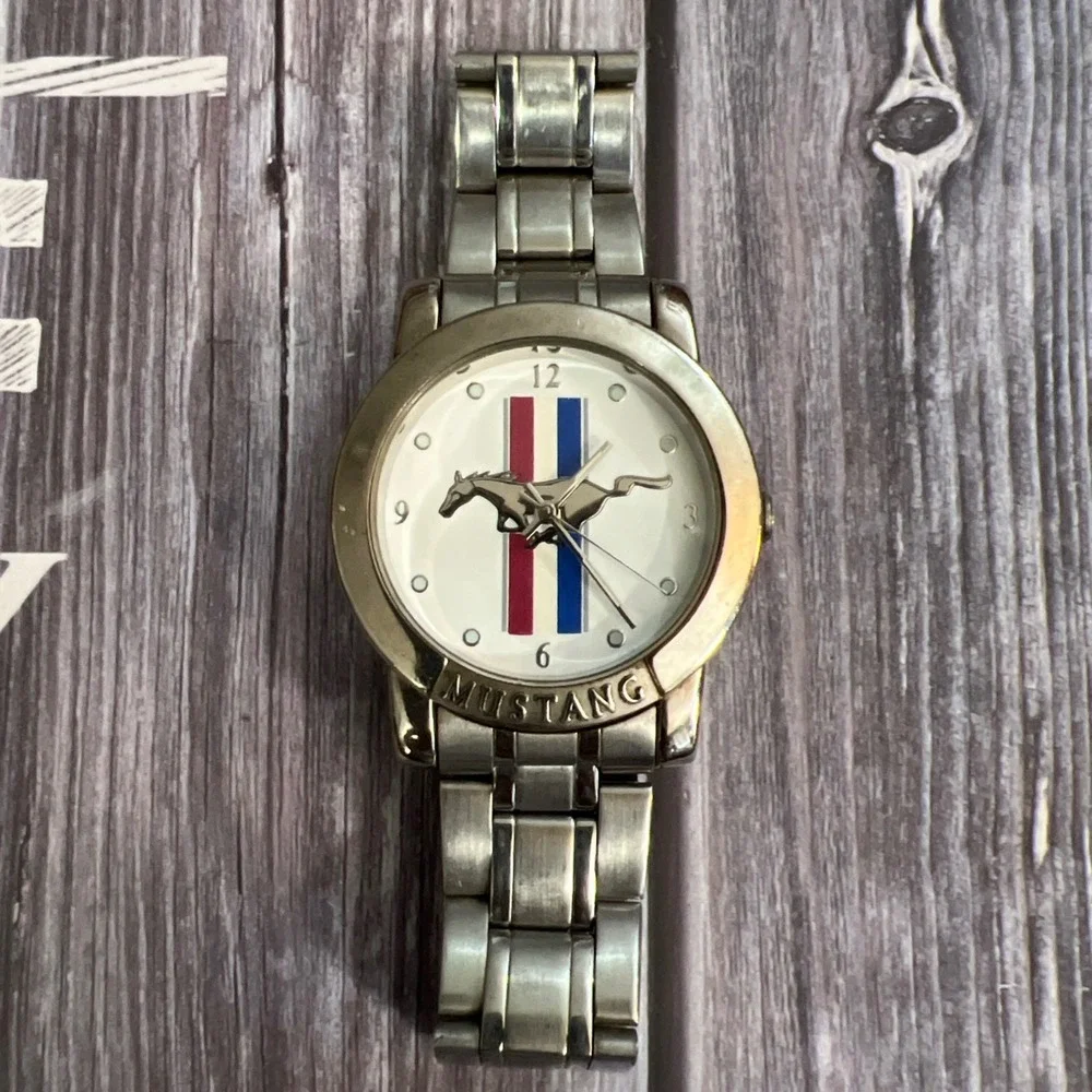 Ford Mustang Official Licensed Silver Tone‎ Watch Japan Movt Stainless Steel 121